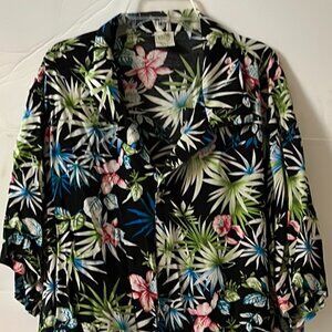 Urbann Boundaries Island collection size X-Large 100%Rayon button up short sleev